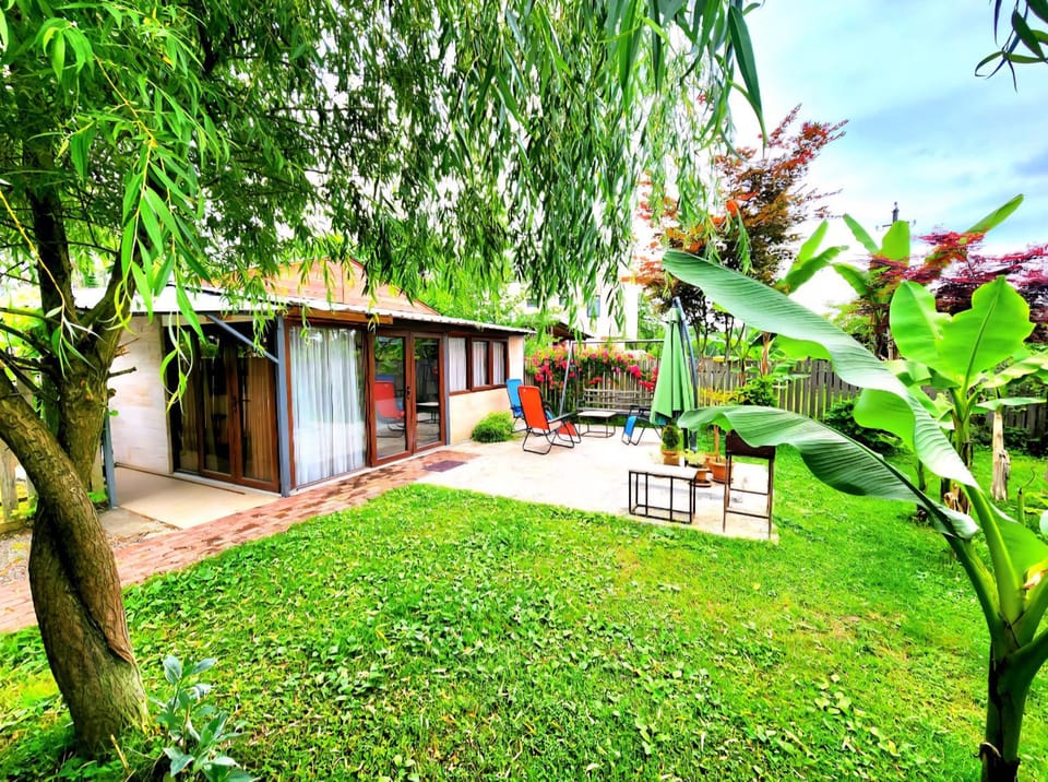 House & Yard Sesil M 110m to beach Kaprovani House in Georgia