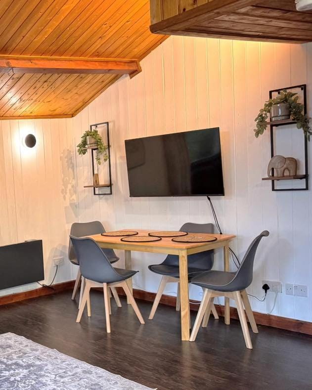 Snowdrop 9 Hot Tub-Woodlandlodges-Pembrokeshire Chalet in Wales