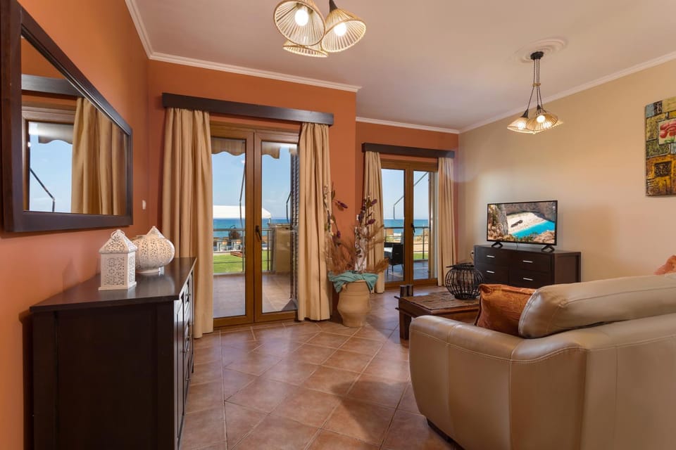 Communal lounge/ TV room, TV and multimedia, Living room, Seating area