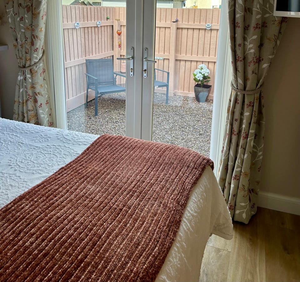 Bed, Garden, Bedroom