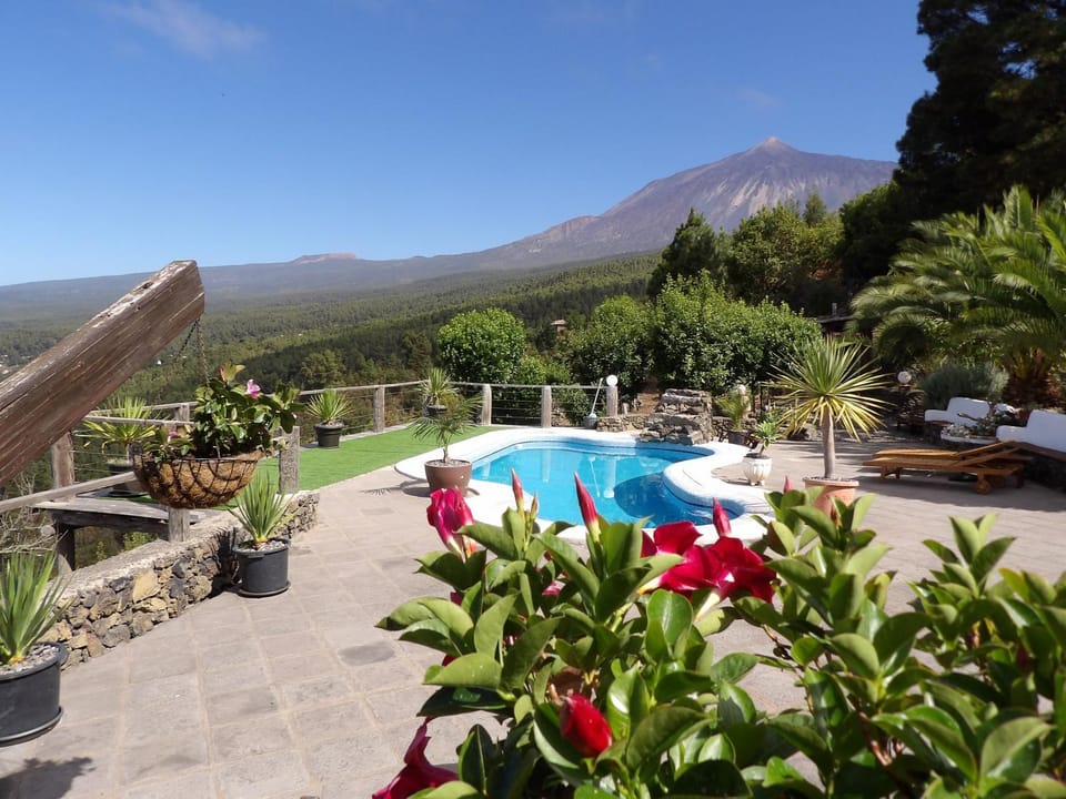 Day, Mountain view, Swimming pool