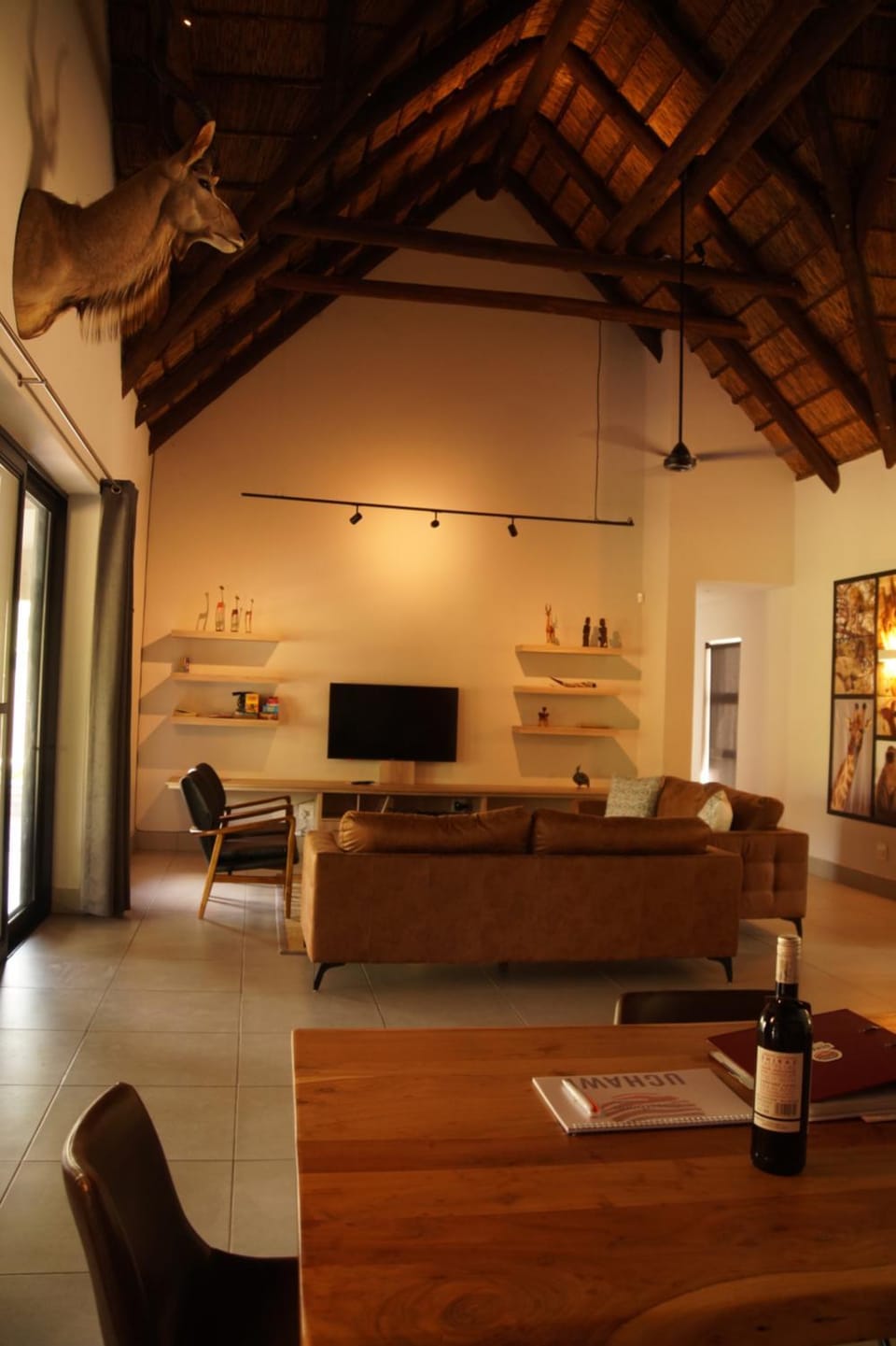 Living room, Dining area, Garden view