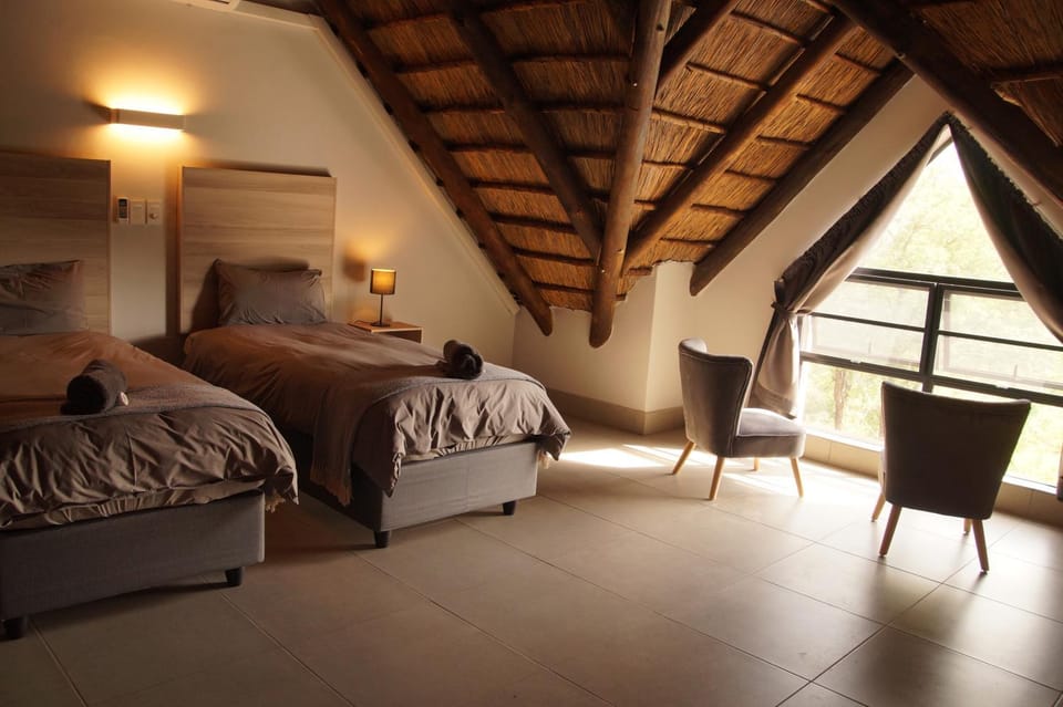 Bed, View (from property/room), Animals, Bedroom, Garden view, Pool view