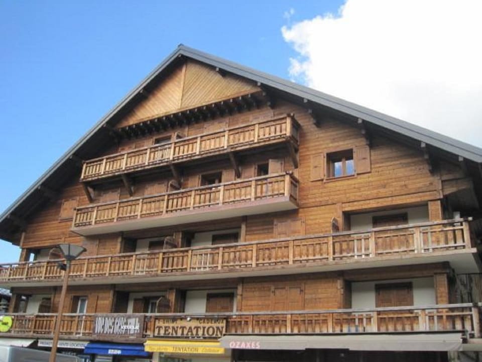 Facade/entrance