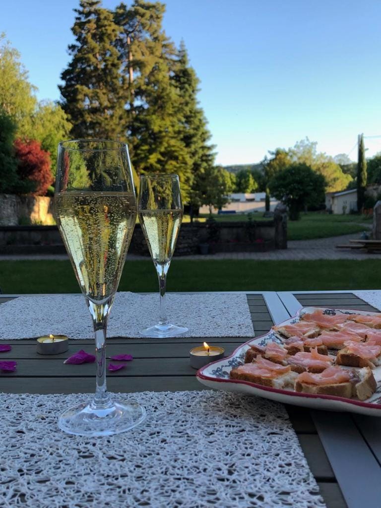 Property building, Food and drinks