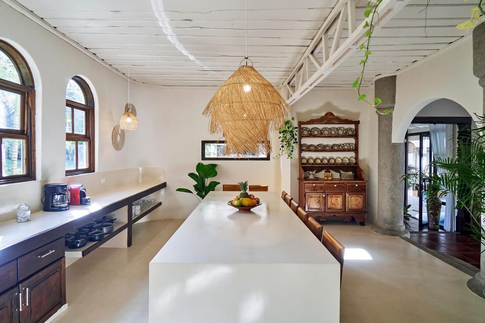 Dining area, kitchen