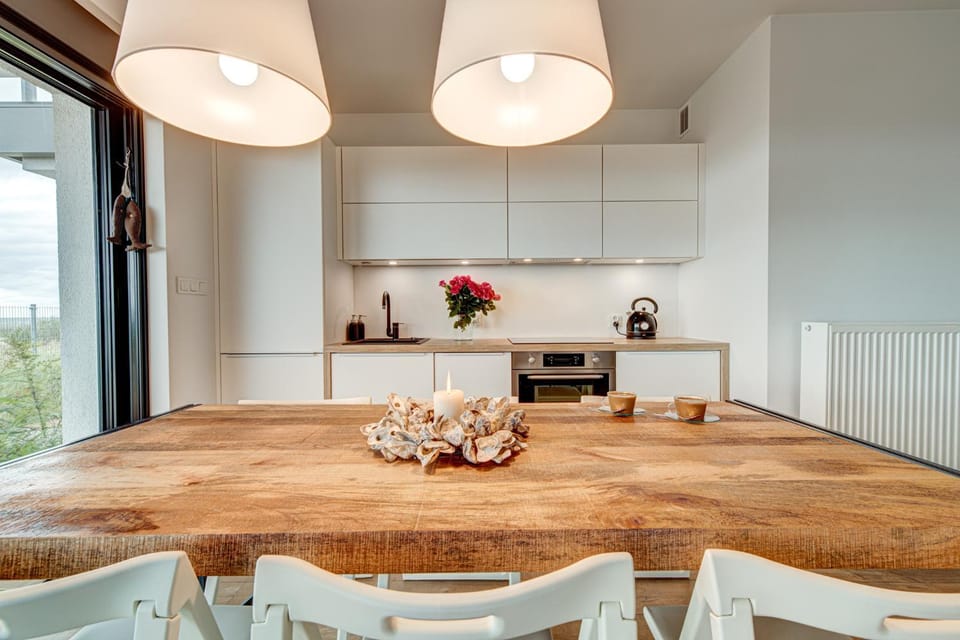 Coffee/tea facilities, View (from property/room), Kitchen or kitchenette, Decorative detail, Dining area, stove