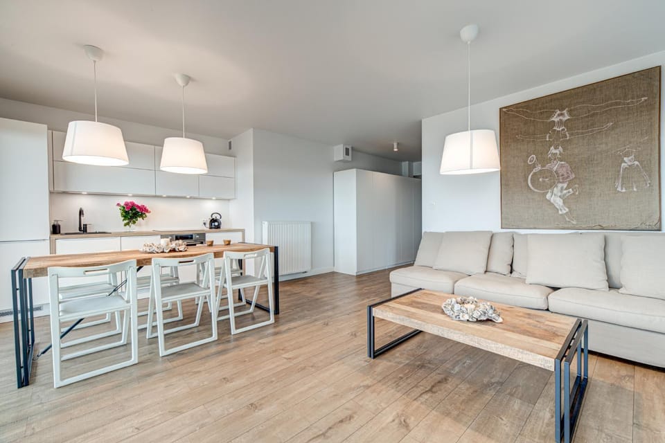 Coffee/tea facilities, Kitchen or kitchenette, Living room, Seating area, Dining area, stove