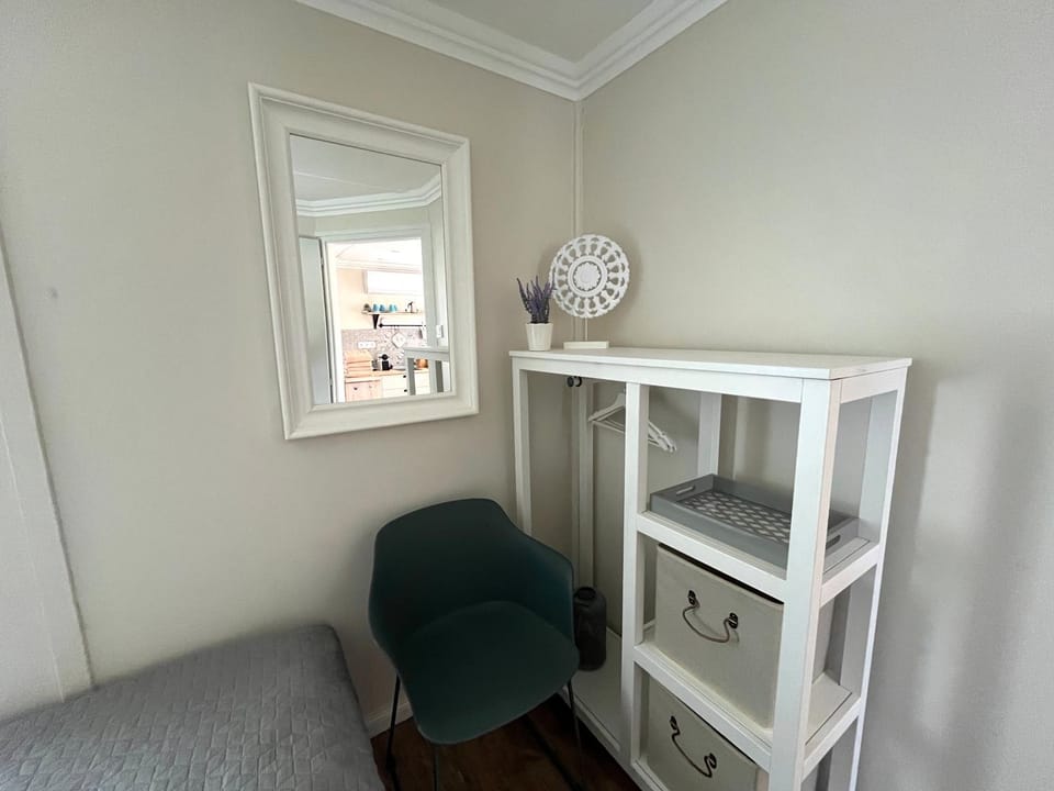 Bedroom, wardrobe