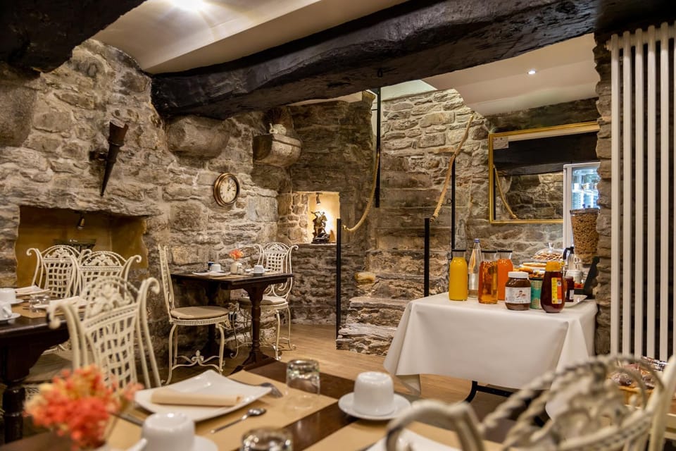 Property building, Breakfast