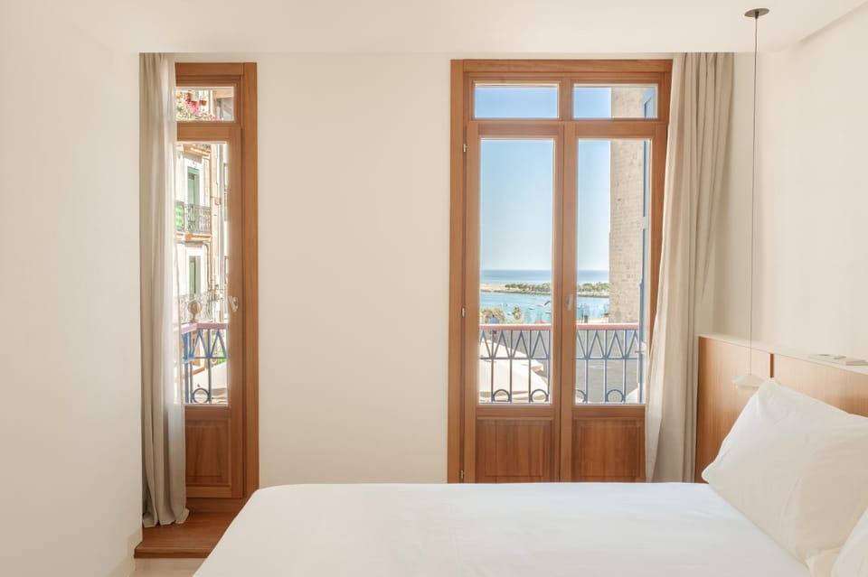 Bed, Photo of the whole room, Bedroom, Sea view