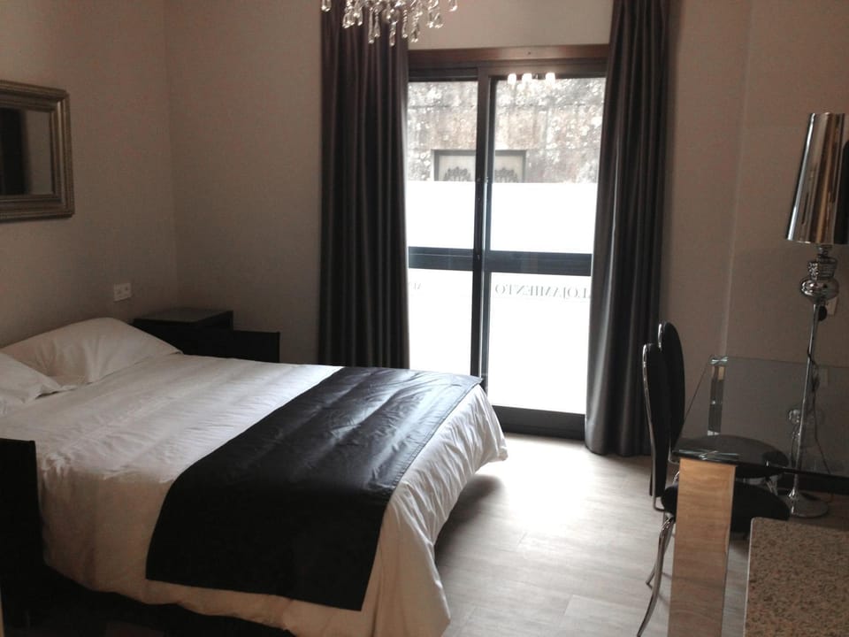 Day, Photo of the whole room