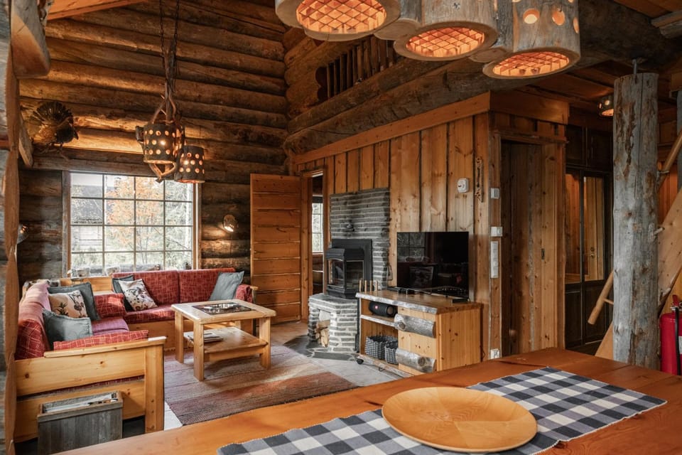 TV and multimedia, Living room, Seating area, Evening entertainment, fireplace