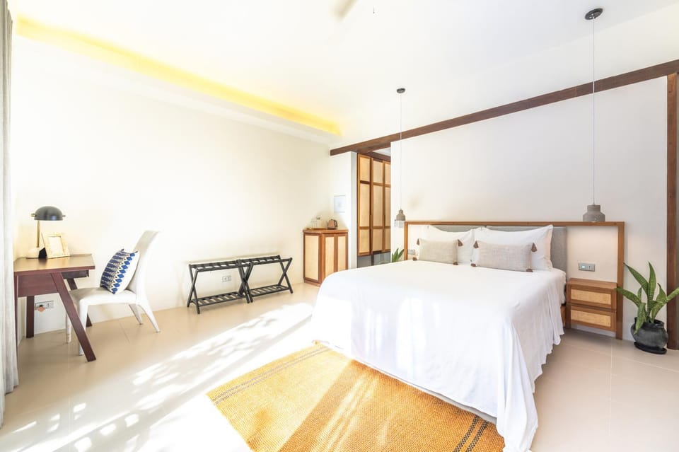 L'Osteria Luxe Beachfront B&B Resort in General Luna