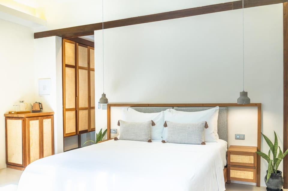 L'Osteria Luxe Beachfront B&B Resort in General Luna