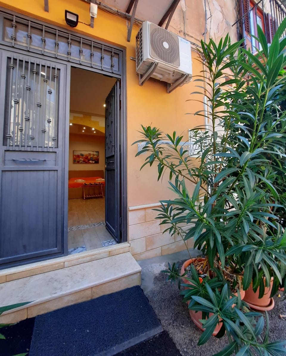 Il Sole della Guilla House in Palermo