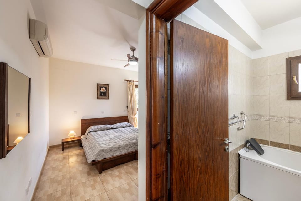 Bed, Bathroom, Bedroom, Bath