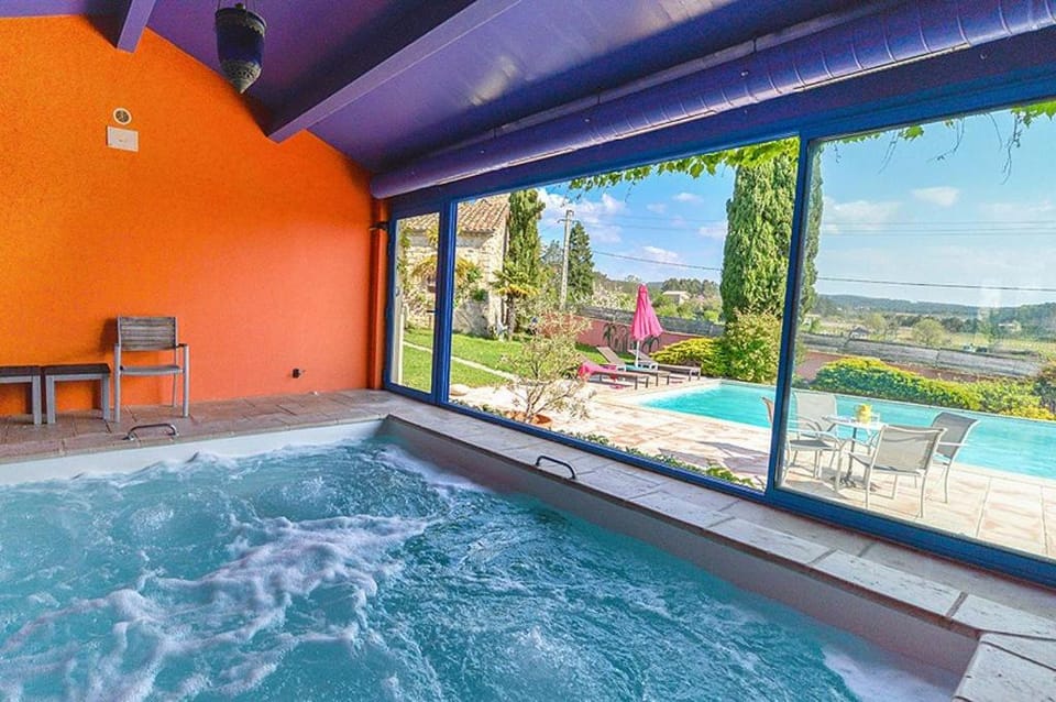Chambres d'Hôtes et Gîtes Le Mas Bleu & Spa Resort Bed and Breakfast in Provence-Alpes-Côte d'Azur