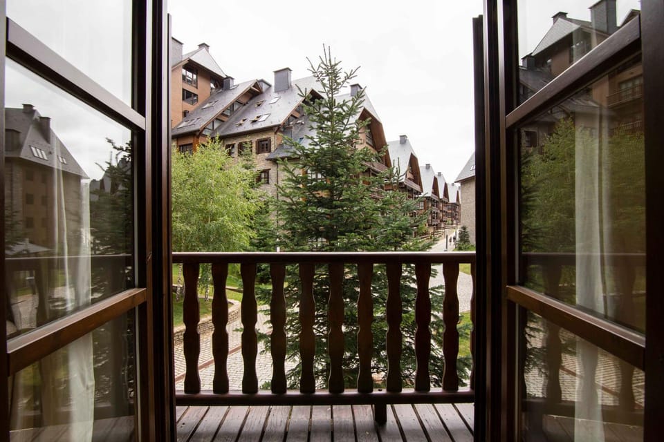 Property building, Off site, Balcony/Terrace