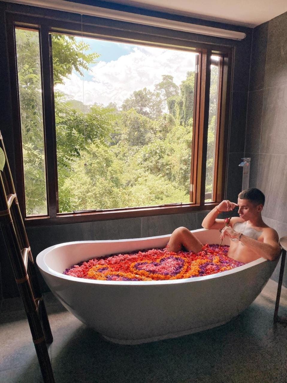 Natural landscape, Hot Tub, Guests, Bath