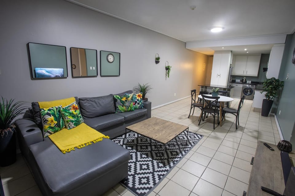 Stay at The Point- Happy Homely Horizons Apartment in Durban
