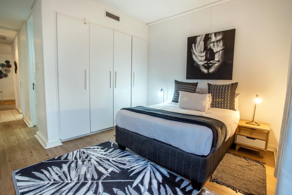 Stay at The Point- Happy Homely Horizons Apartment in Durban
