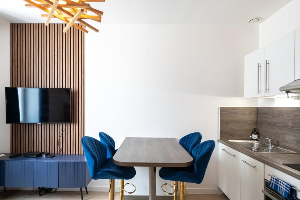 Le Hirvi - cocon zen et épuré à 10min Vieux Lyon Apartment in Lyon