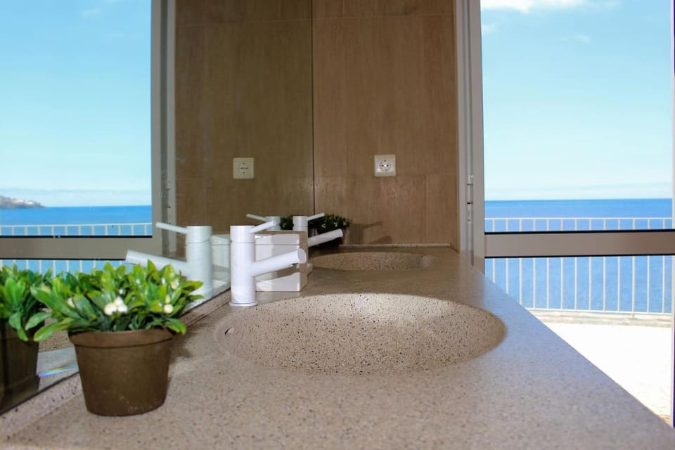 The Artist Villa Villa in Madeira District