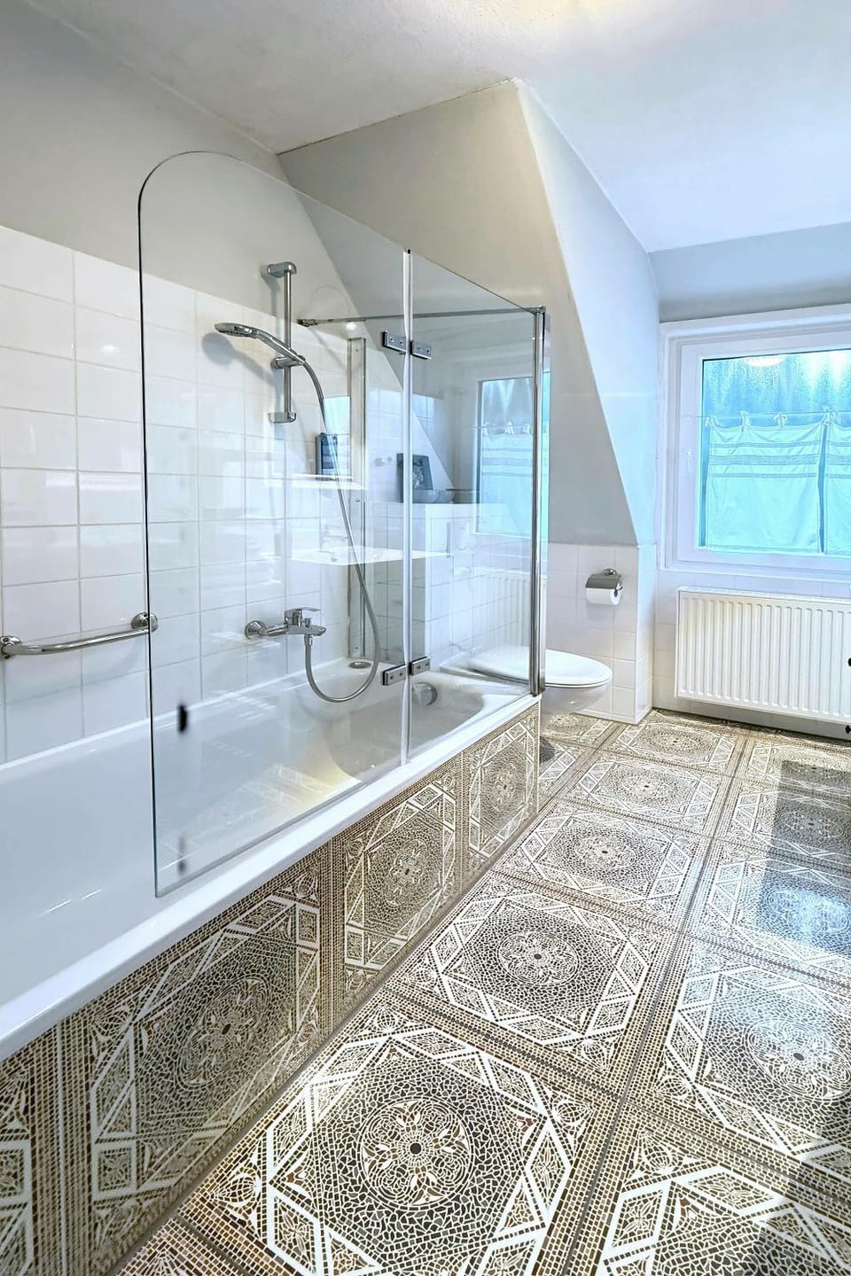 Bathroom, Bath