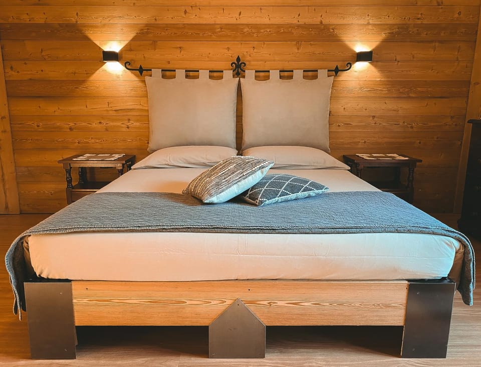 Bed, Bedroom