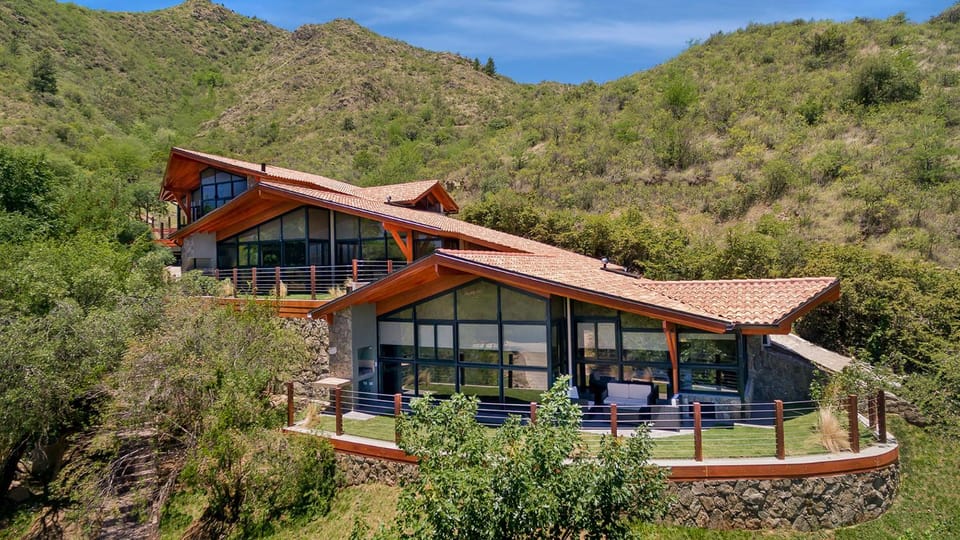 Property building, Bird's eye view, Mountain view