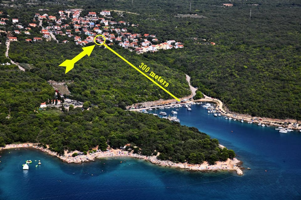 Area and facilities, Location