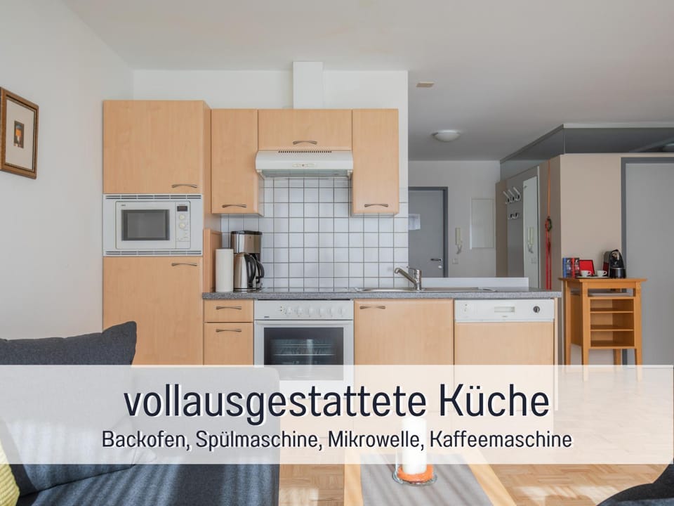 Kitchen or kitchenette, microwave, oven, stove