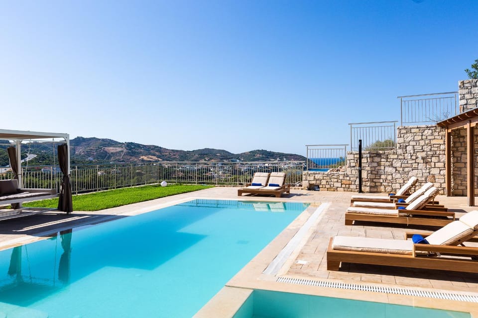 Mountain view, Pool view, Sea view, Swimming pool, Swimming pool