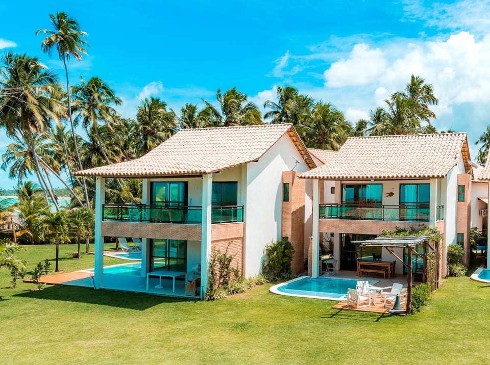 Property building, Garden, Swimming pool