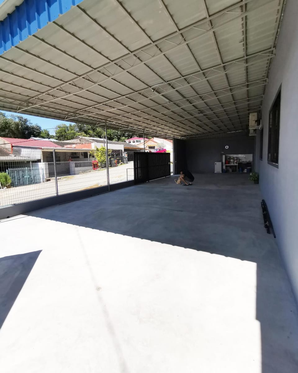 Facade/entrance, Parking
