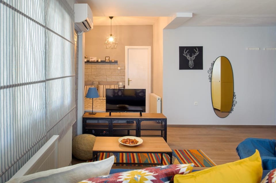 La Casa - traditionally elegant apt 38m2 w prk grd Apartment in Peloponnese, Western Greece and the Ionian