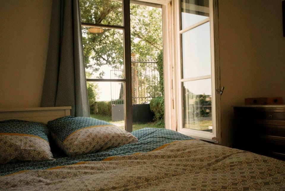 Bed, Photo of the whole room, Bedroom, Garden view