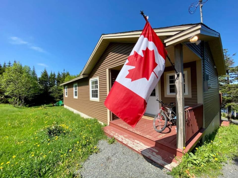BEST View Wonderland-Cozy Cabin on Pond Cabin in Newfoundland and Labrador
