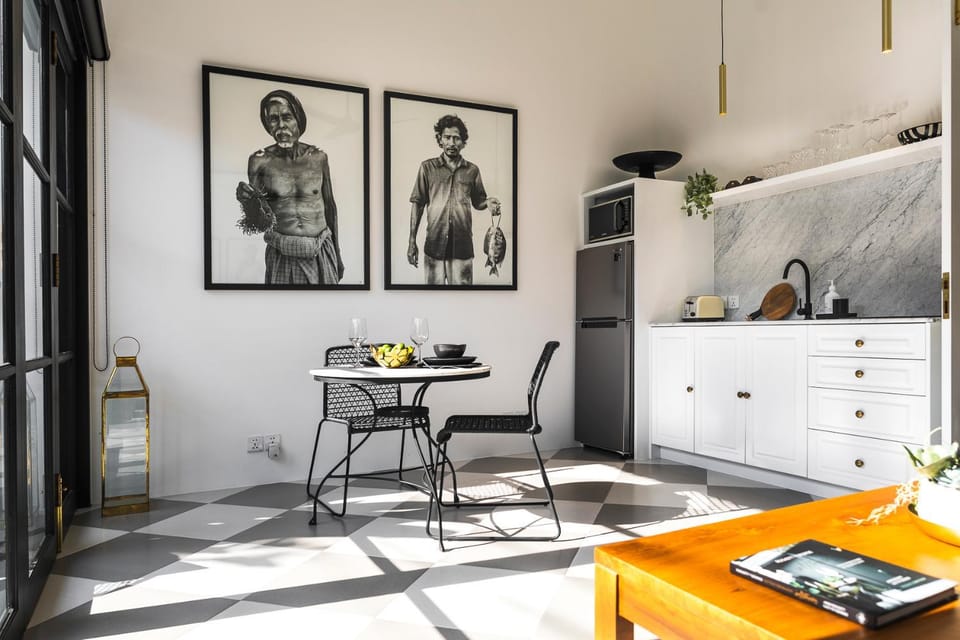 Seating area, Dining area