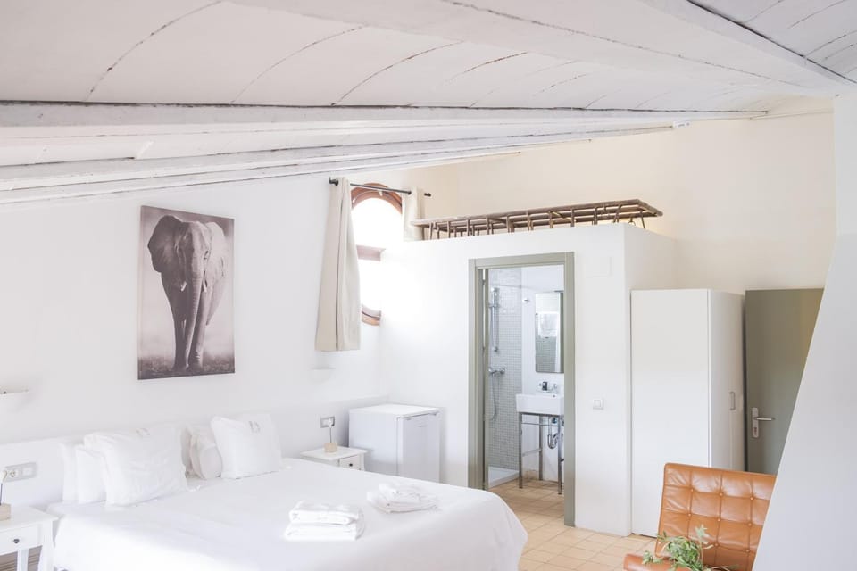 Bed, Bathroom, Bedroom