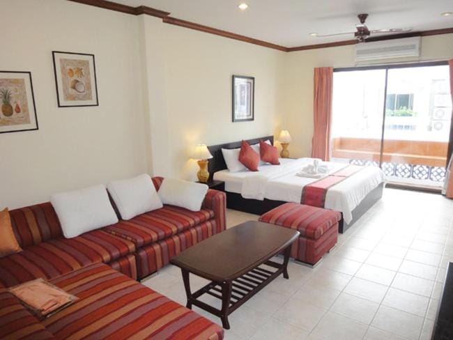 Patong Karlssons Hotel Hotel in Patong