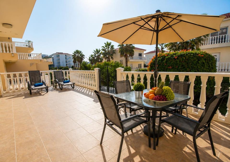 Lovely one bedroom flat in a prime location near Nissi Beach in Ayia Napa with a beautiful terrace free parking and just minutes from the sea and all main amenities Apartment in Ayia Napa