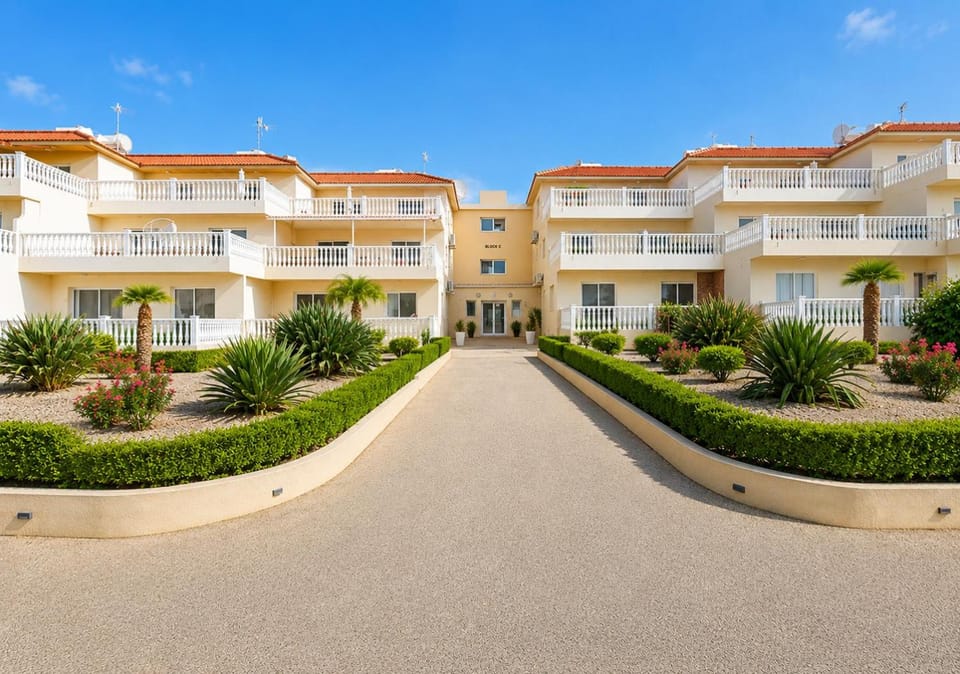 Lovely one bedroom flat in a prime location near Nissi Beach in Ayia Napa with a beautiful terrace free parking and just minutes from the sea and all main amenities Apartment in Ayia Napa