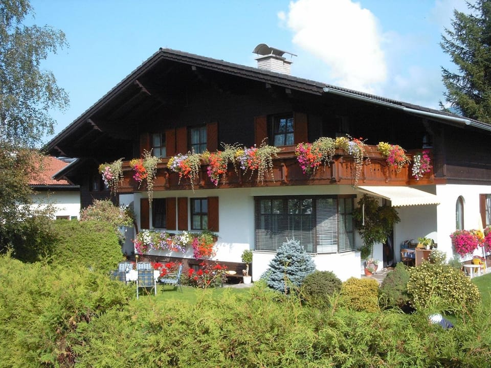 Property building, Day, Summer, BBQ facilities, Garden, Garden view