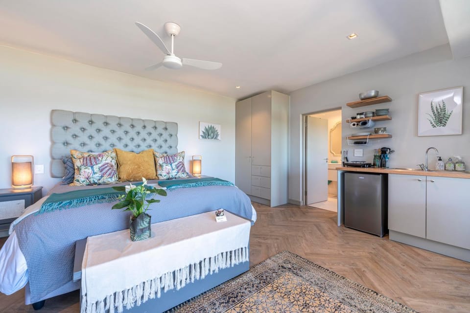 Coffee/tea facilities, Kitchen or kitchenette, Photo of the whole room, Bedroom