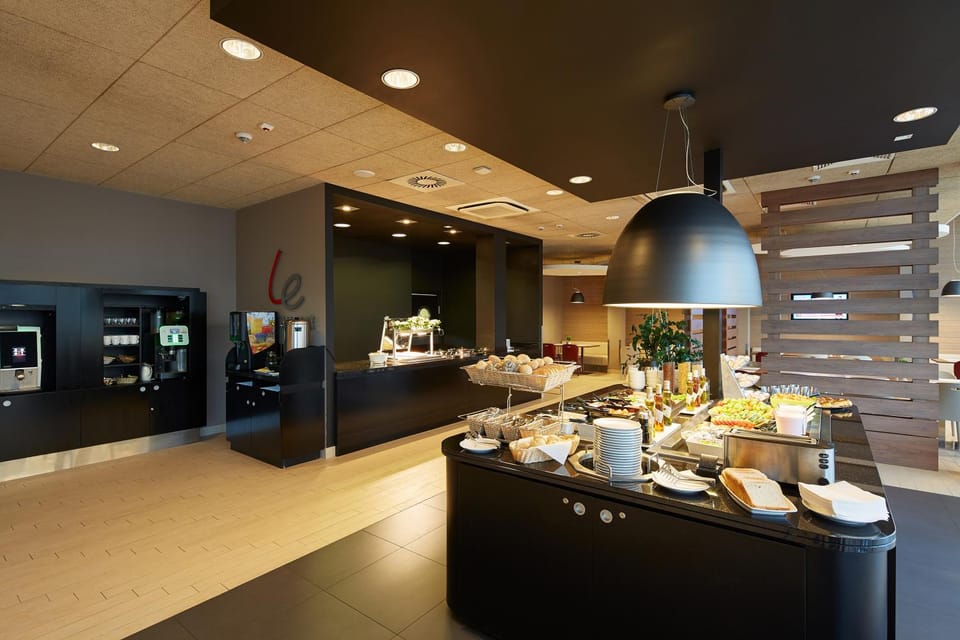 Restaurant/places to eat, Food and drinks, Food, Breakfast, Continental breakfast, Buffet breakfast