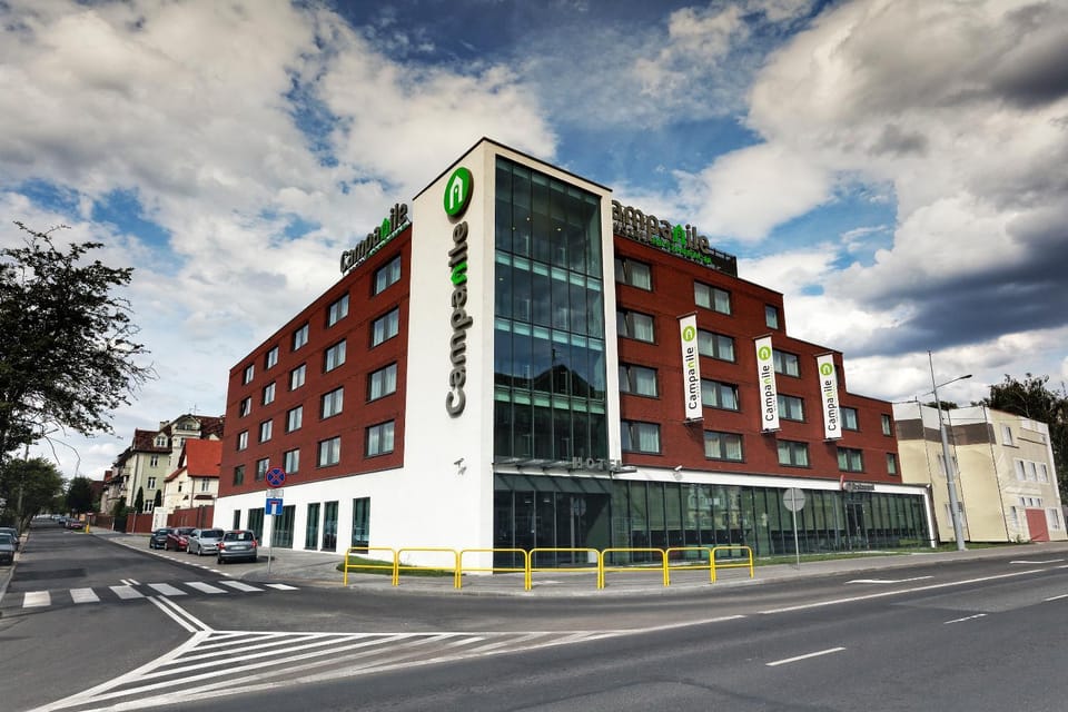 Property building, Facade/entrance, Street view, Location