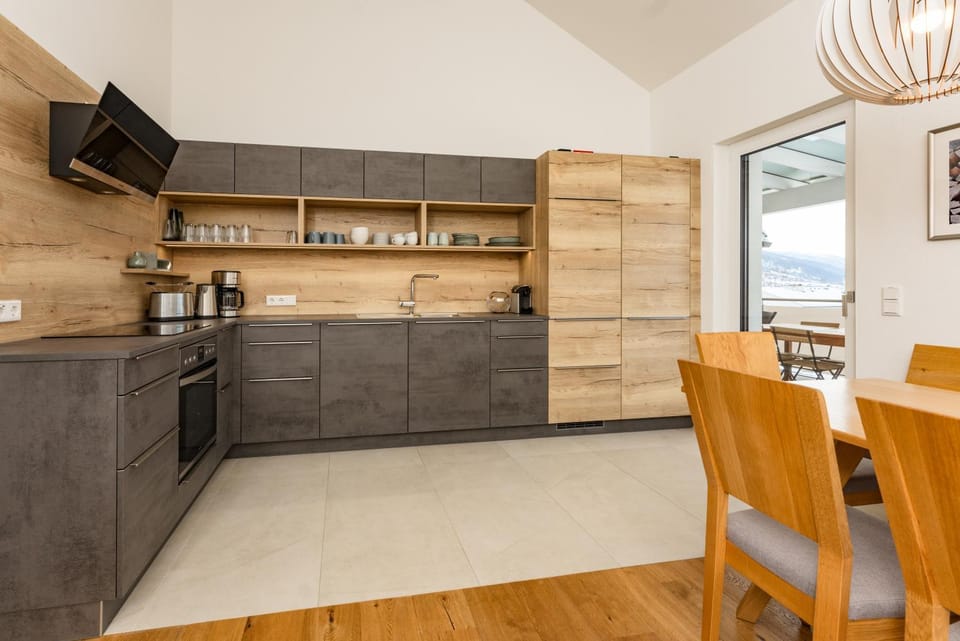 Kitchen or kitchenette, Dining area, pet friendly