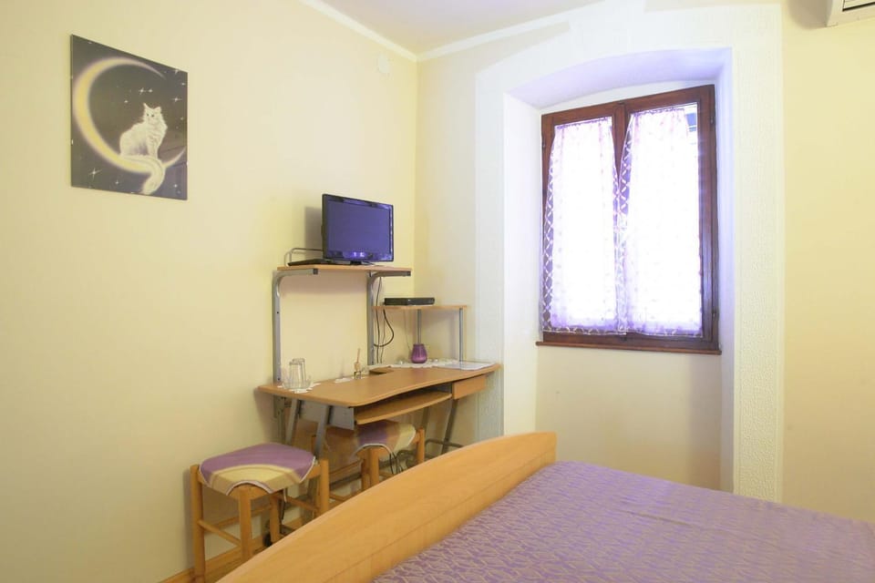 Bed, TV and multimedia
